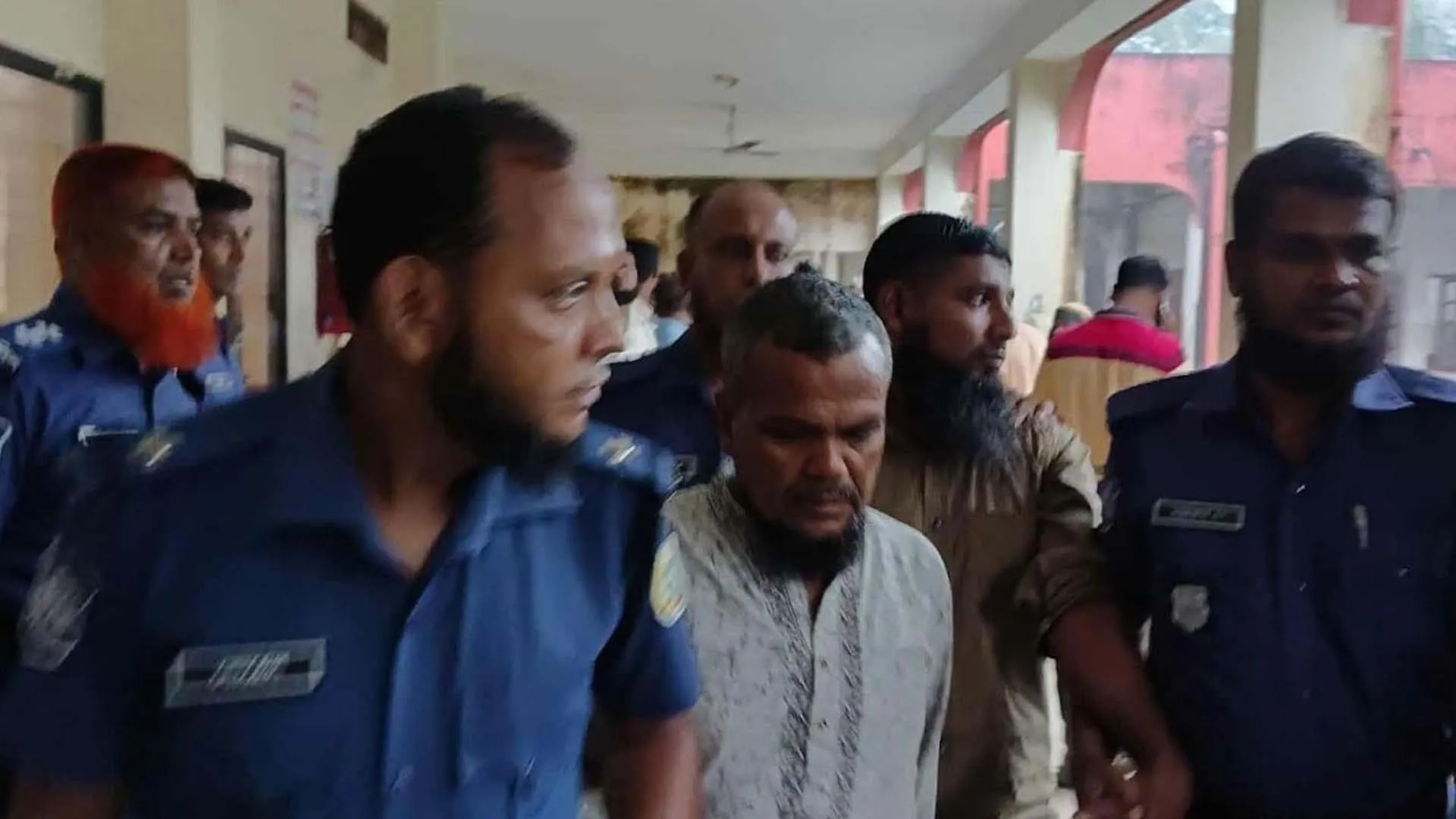 বরগুনায় মাকে হত্যা, ছেলের দায়ের করা মামলায় বাবাসহ ৩ জনের মৃত্যুদণ্ড 